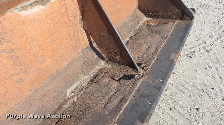 image for item DC0539 International 856 tractor