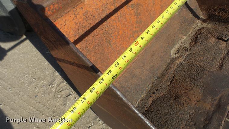 image for item DC0539 International 856 tractor