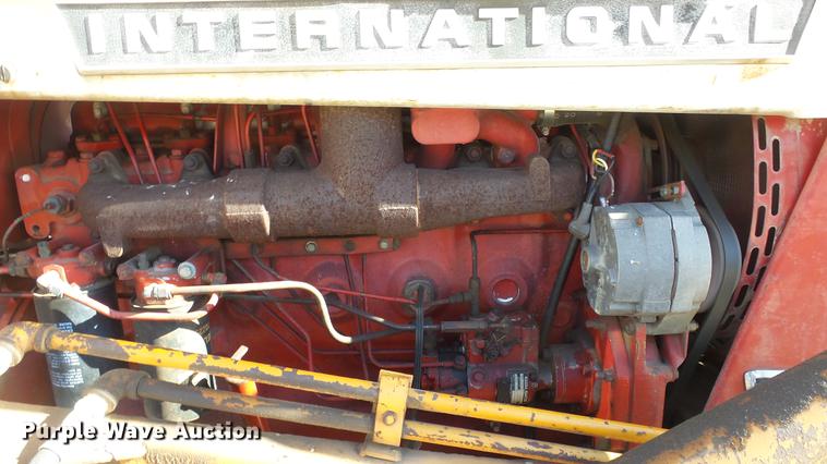 image for item DC0539 International 856 tractor
