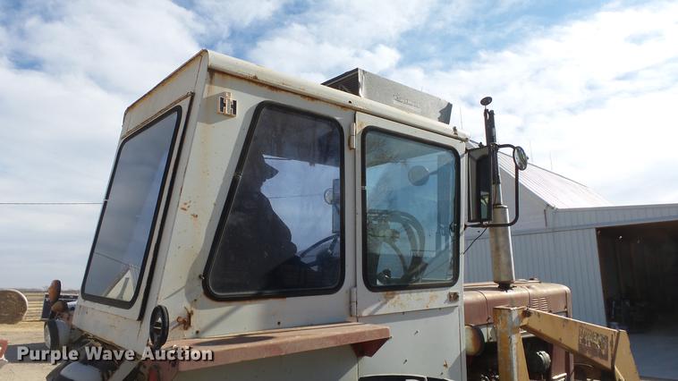 image for item DC0539 International 856 tractor