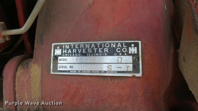 image for item DC0539 International 856 tractor