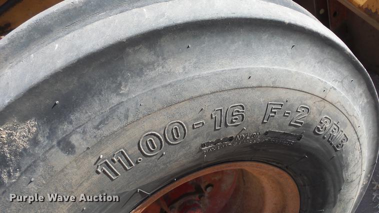 image for item DC0539 International 856 tractor