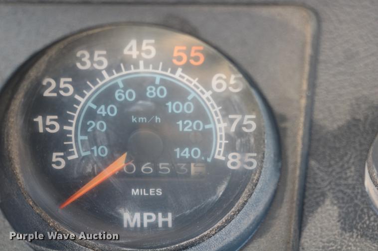 image for item DC3551 1984 International S1900/1954 semi truck