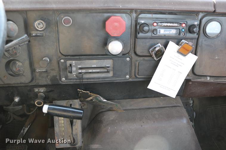 image for item DC3551 1984 International S1900/1954 semi truck