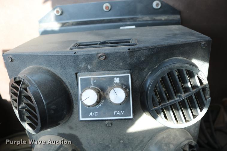 image for item DC3551 1984 International S1900/1954 semi truck