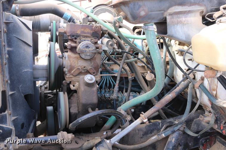 image for item DC3551 1984 International S1900/1954 semi truck