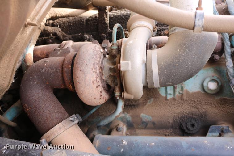 image for item DC3551 1984 International S1900/1954 semi truck