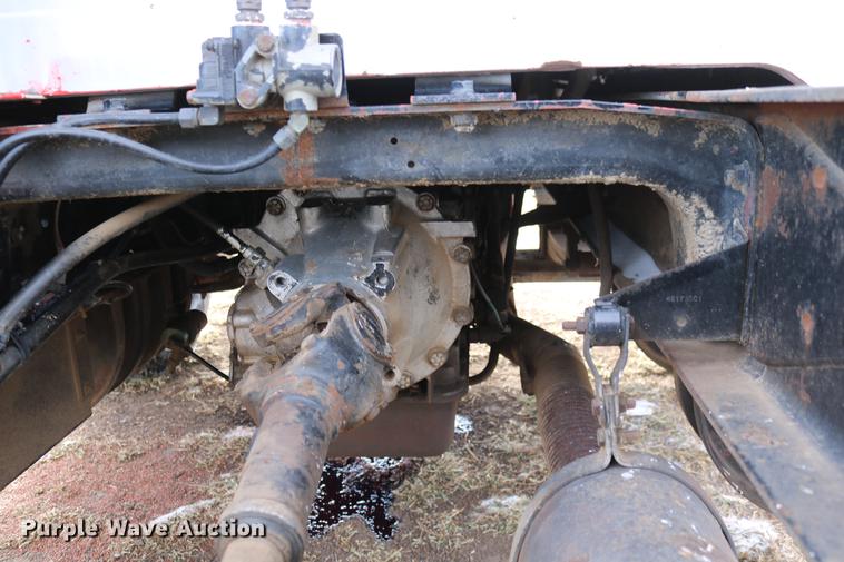 image for item DC3551 1984 International S1900/1954 semi truck