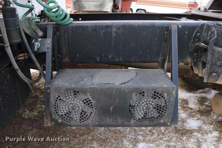 image for item DC3551 1984 International S1900/1954 semi truck