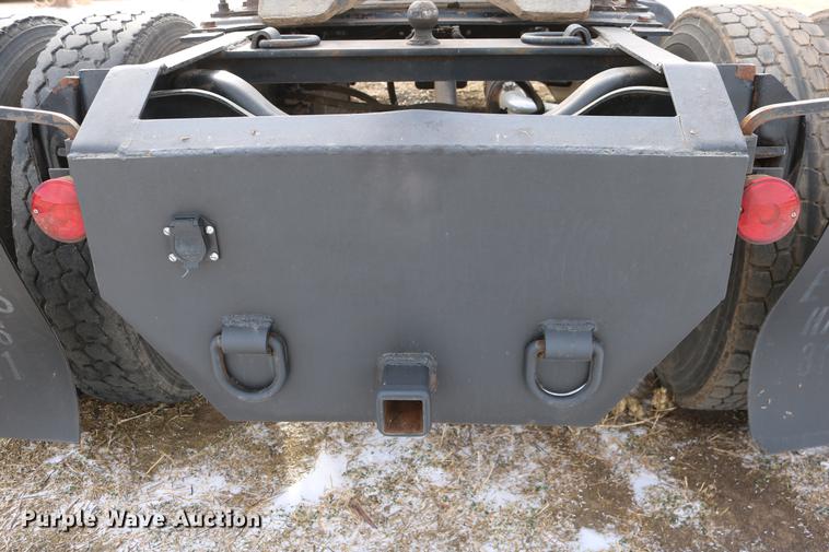 image for item DC3551 1984 International S1900/1954 semi truck