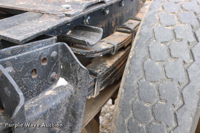 image for item DC3551 1984 International S1900/1954 semi truck