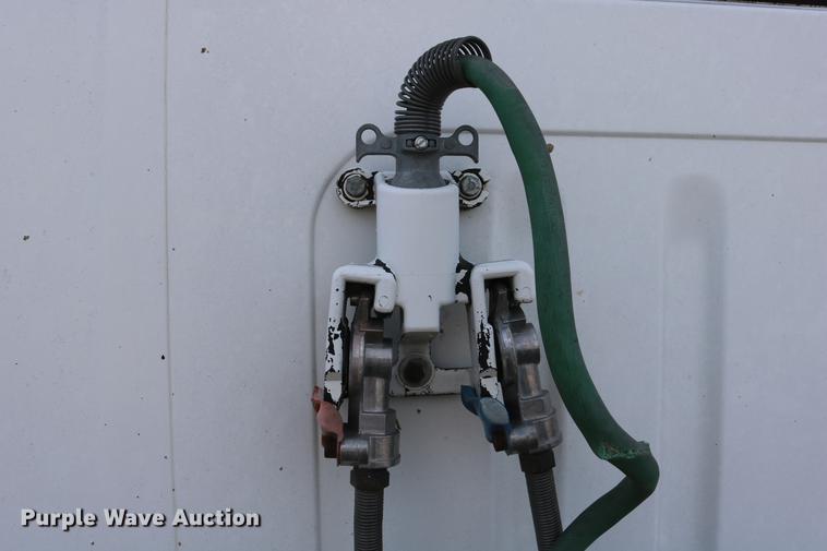 image for item DC3551 1984 International S1900/1954 semi truck