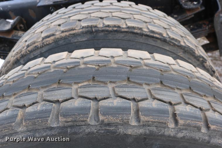 image for item DC3551 1984 International S1900/1954 semi truck