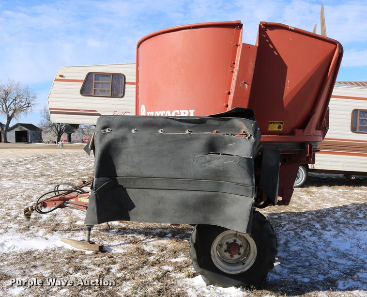 image for item DC3552 Hesston BP25 bale processor