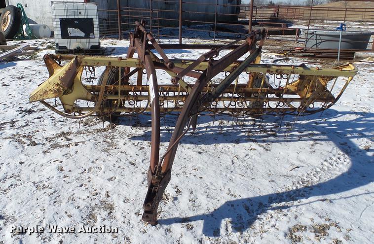 image for item DC5706 New Holland 256 hay rake