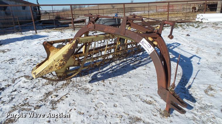 image for item DC5706 New Holland 256 hay rake