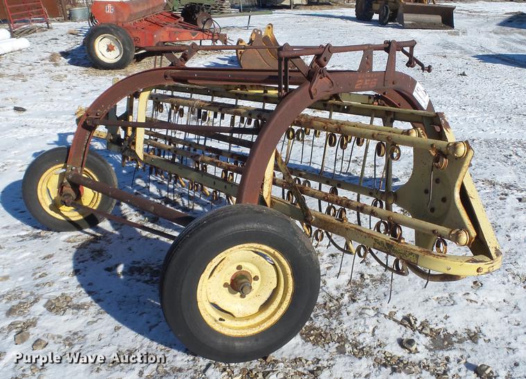 image for item DC5706 New Holland 256 hay rake