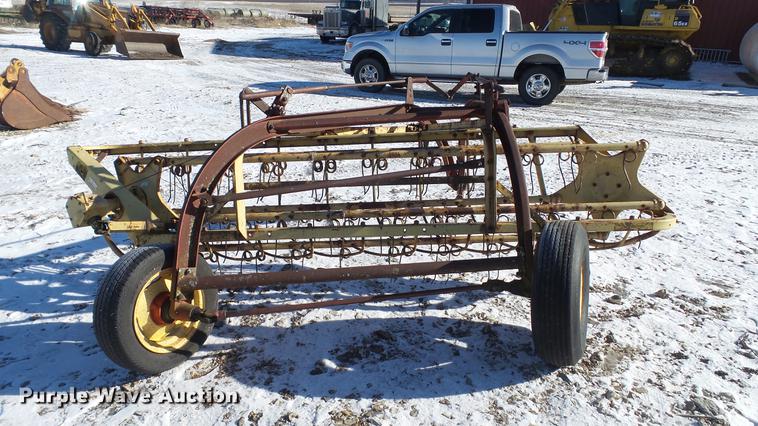 image for item DC5706 New Holland 256 hay rake
