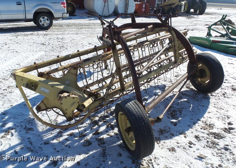 image for item DC5706 New Holland 256 hay rake