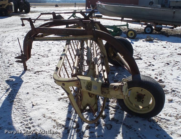 image for item DC5706 New Holland 256 hay rake
