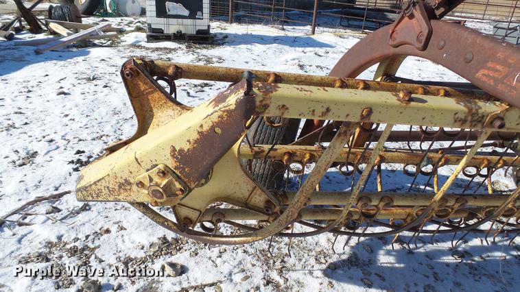 image for item DC5706 New Holland 256 hay rake