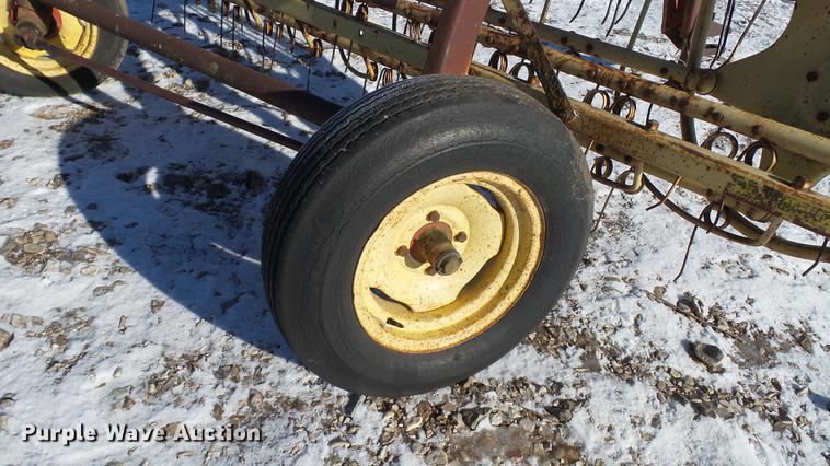 image for item DC5706 New Holland 256 hay rake