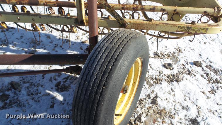 image for item DC5706 New Holland 256 hay rake
