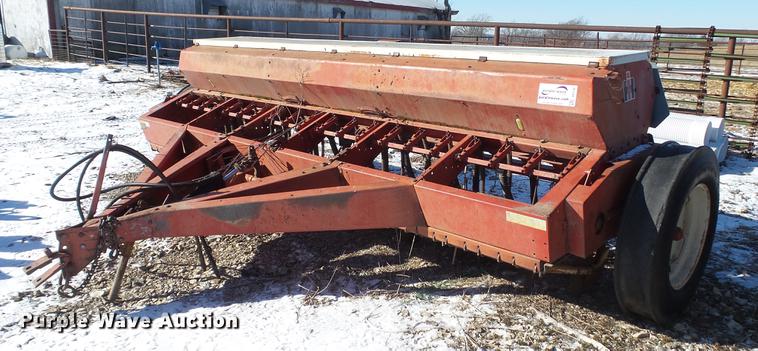 image for item DC5707 International 510 grain drill