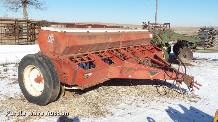 image for item DC5707 International 510 grain drill