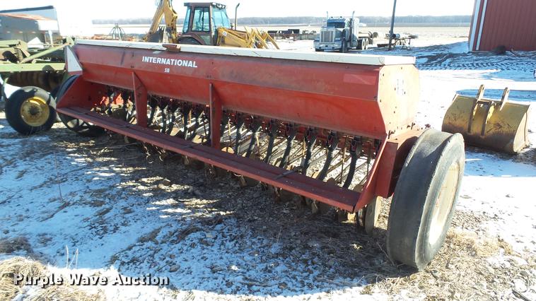 image for item DC5707 International 510 grain drill