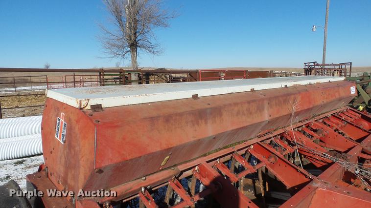 image for item DC5707 International 510 grain drill