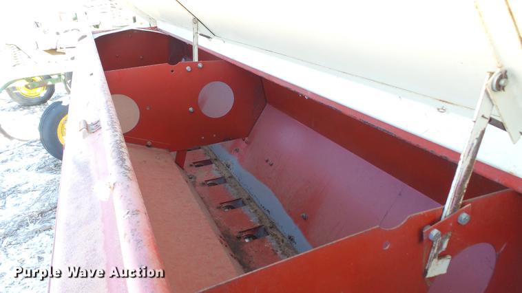 image for item DC5707 International 510 grain drill