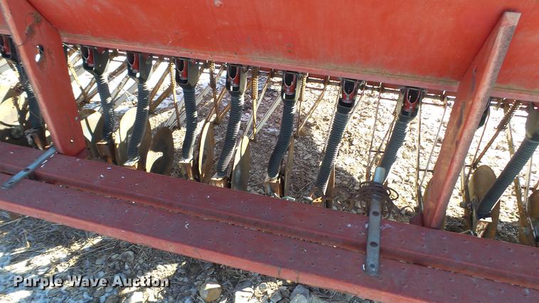 image for item DC5707 International 510 grain drill