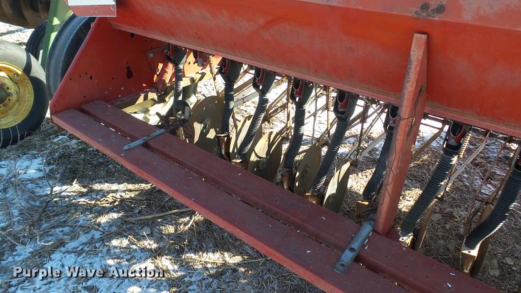 image for item DC5707 International 510 grain drill