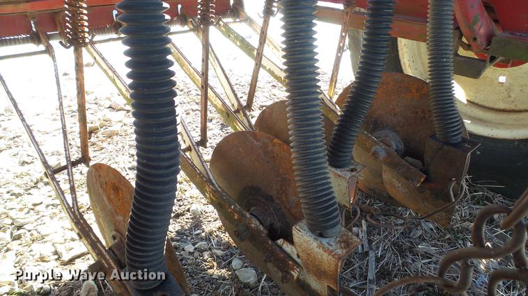 image for item DC5707 International 510 grain drill