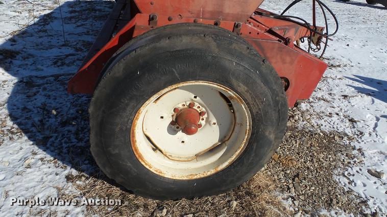 image for item DC5707 International 510 grain drill