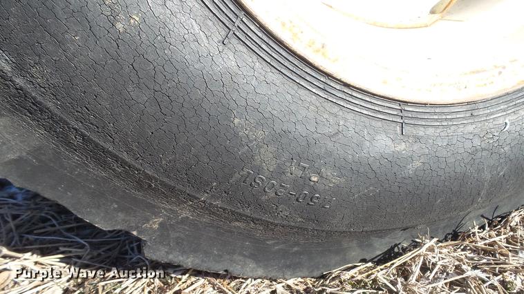 image for item DC5707 International 510 grain drill