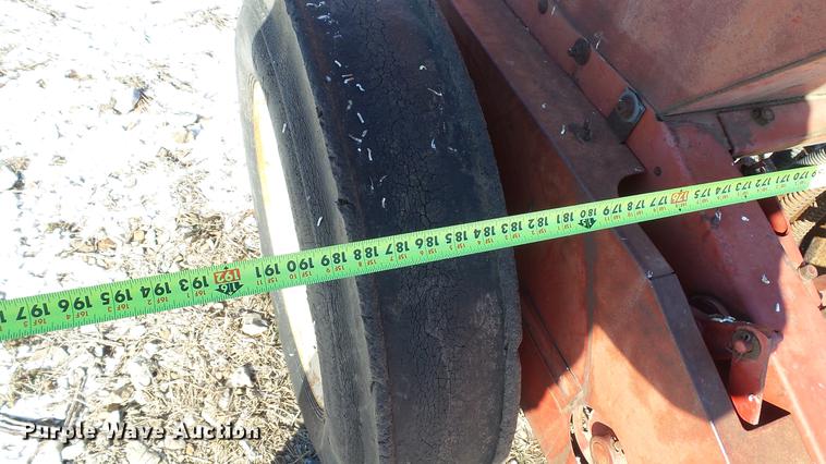 image for item DC5707 International 510 grain drill