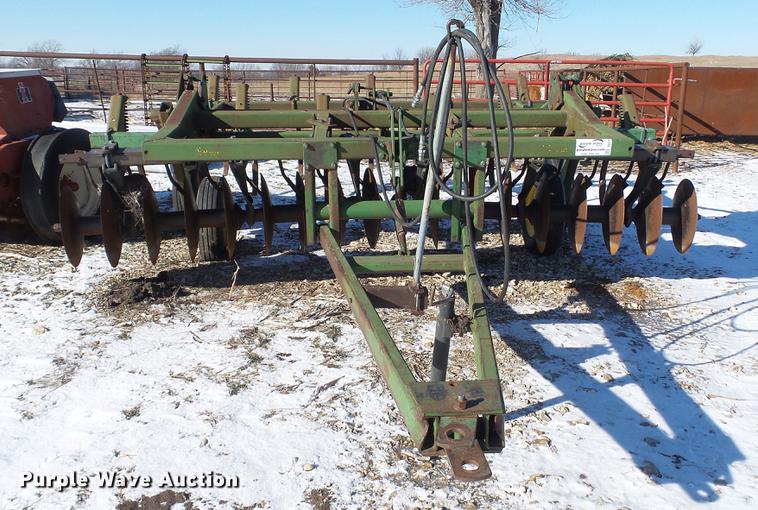 image for item DC5708 John Deere 1710A chisel