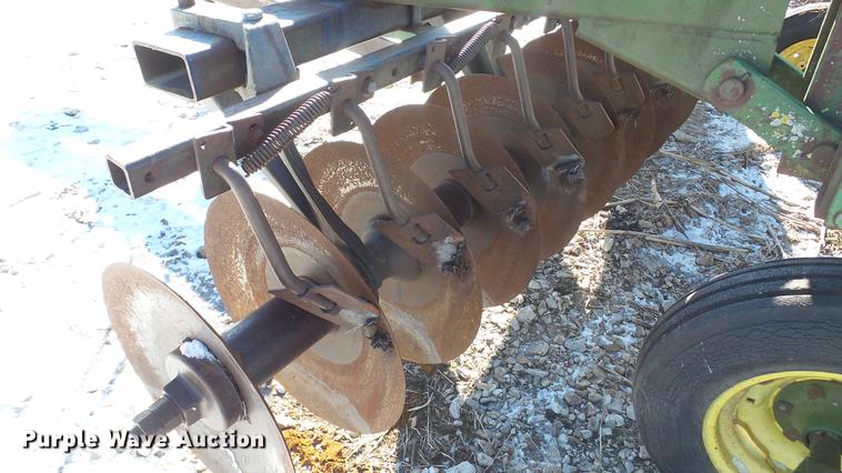 image for item DC5708 John Deere 1710A chisel