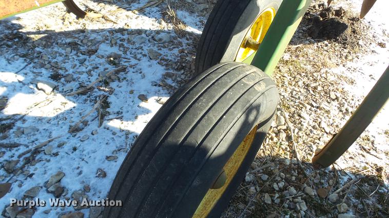 image for item DC5708 John Deere 1710A chisel