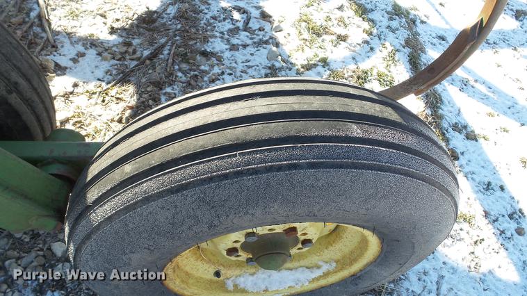 image for item DC5708 John Deere 1710A chisel