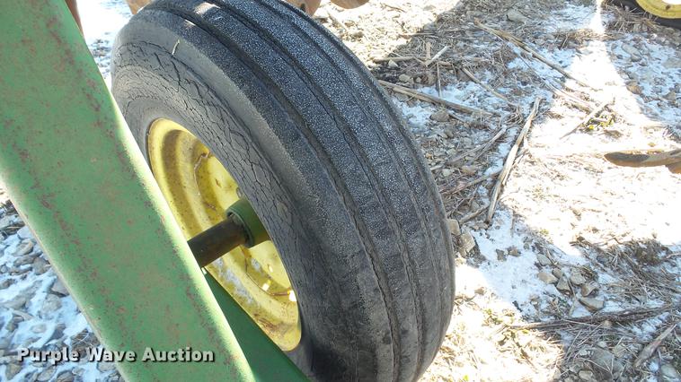 image for item DC5708 John Deere 1710A chisel