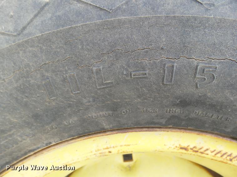 image for item DC8396 John Deere tandem disk