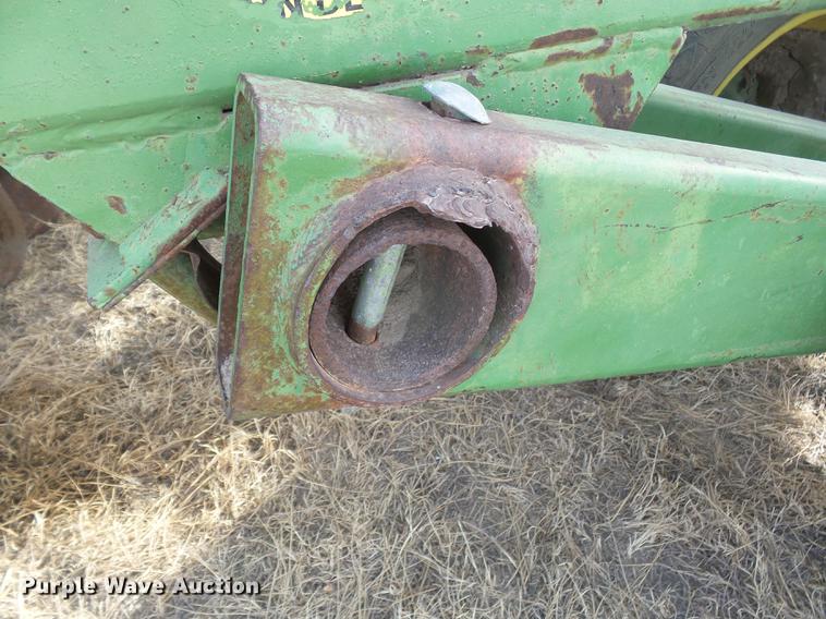 image for item DC8396 John Deere tandem disk