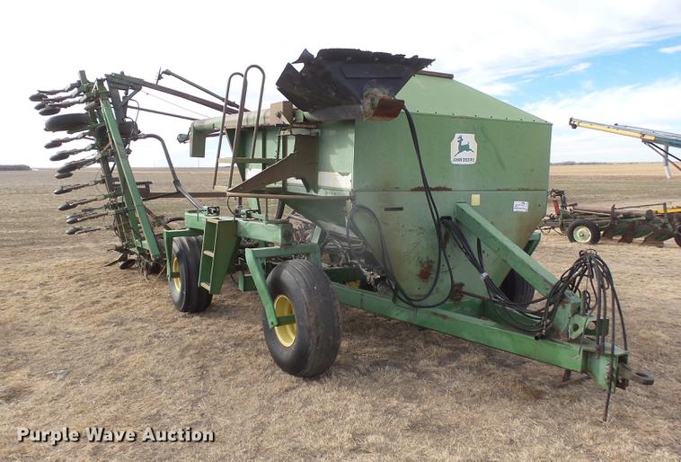 image for item DC8409 John Deere 785 no-till air seeder