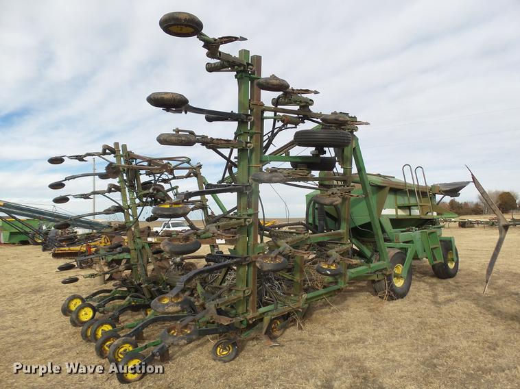 image for item DC8409 John Deere 785 no-till air seeder