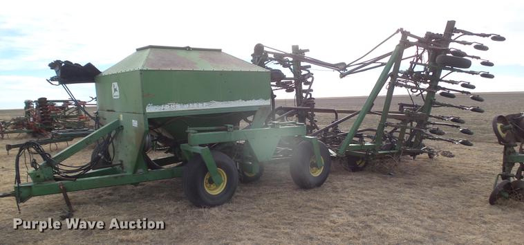 image for item DC8409 John Deere 785 no-till air seeder