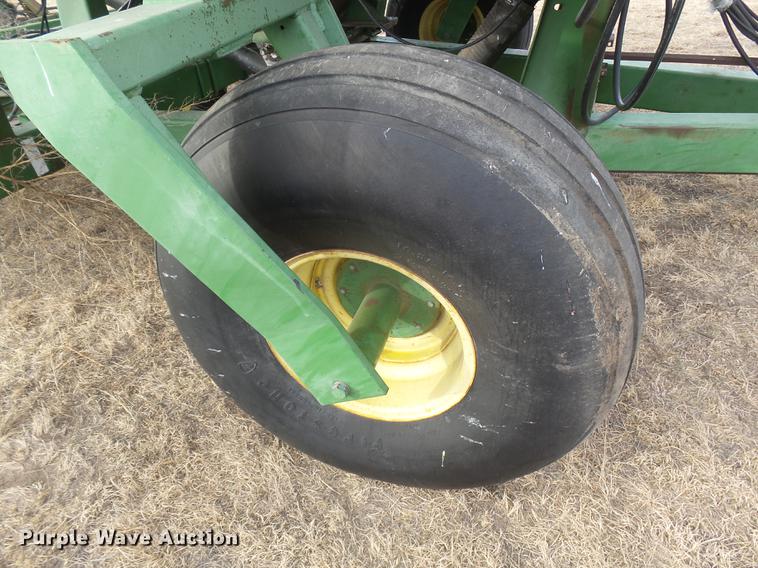 image for item DC8409 John Deere 785 no-till air seeder