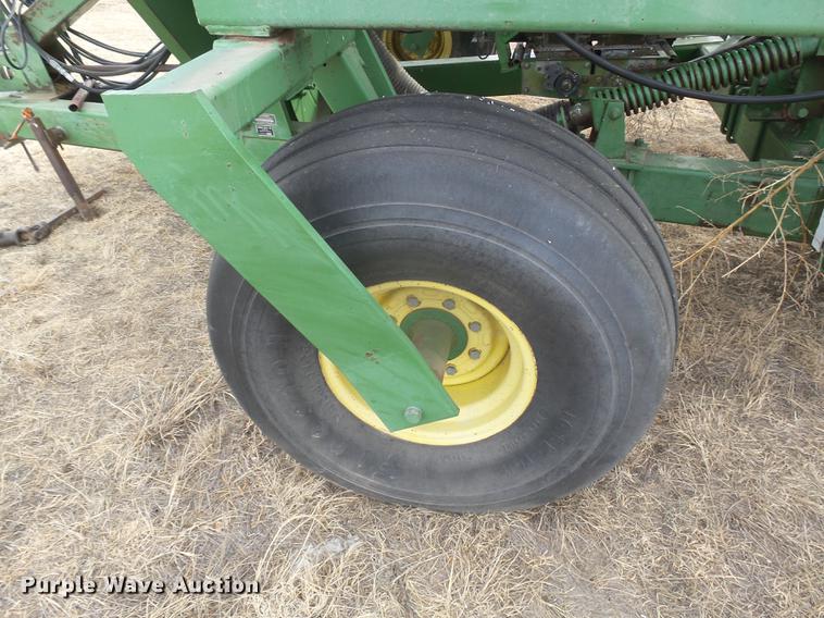 image for item DC8409 John Deere 785 no-till air seeder